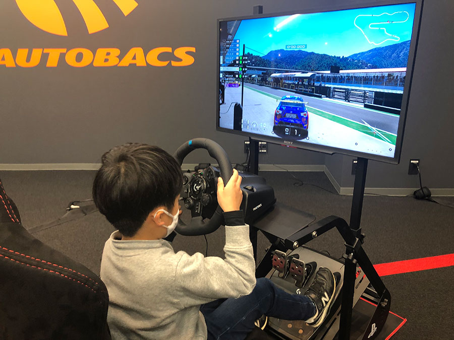 「AUTOBACS REDEE Emotorsports Stadium」将来のレーサー? REDEE